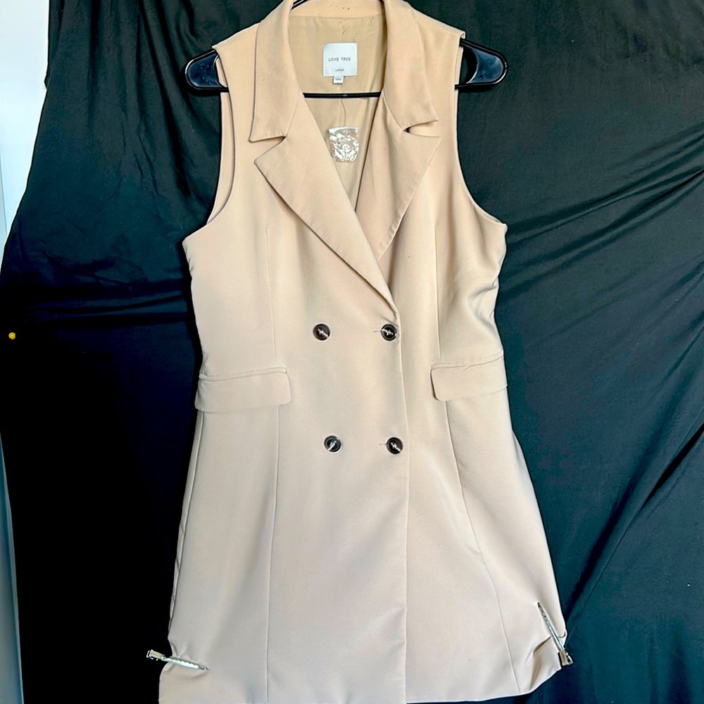 Dress tan